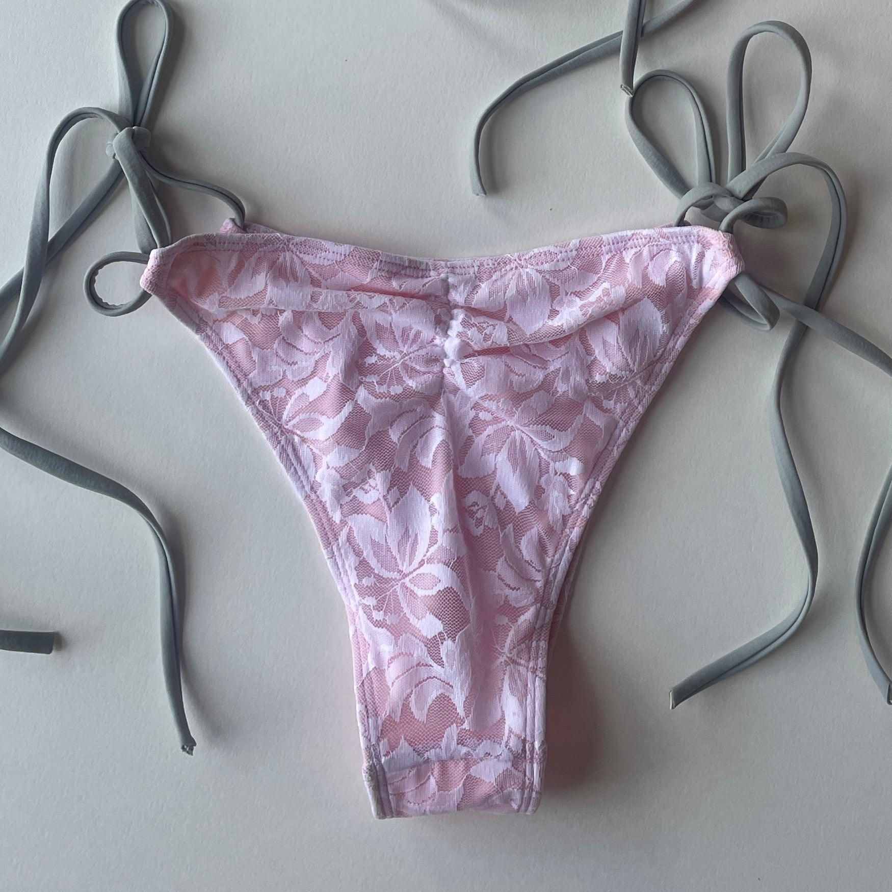 Dutch Bikini Bottom: Strawberries and Cream